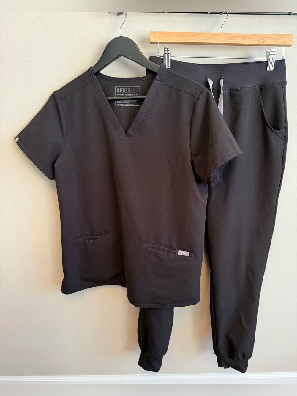 FIGS scrub set like new